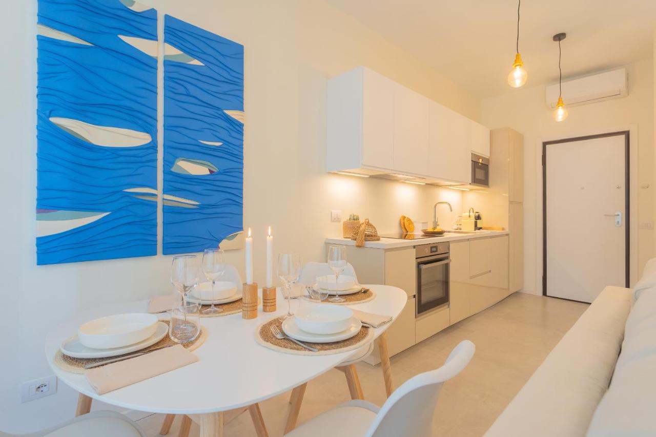 Enchanted Como Lake - City Apartment 2 By Rent All Комо Экстерьер фото