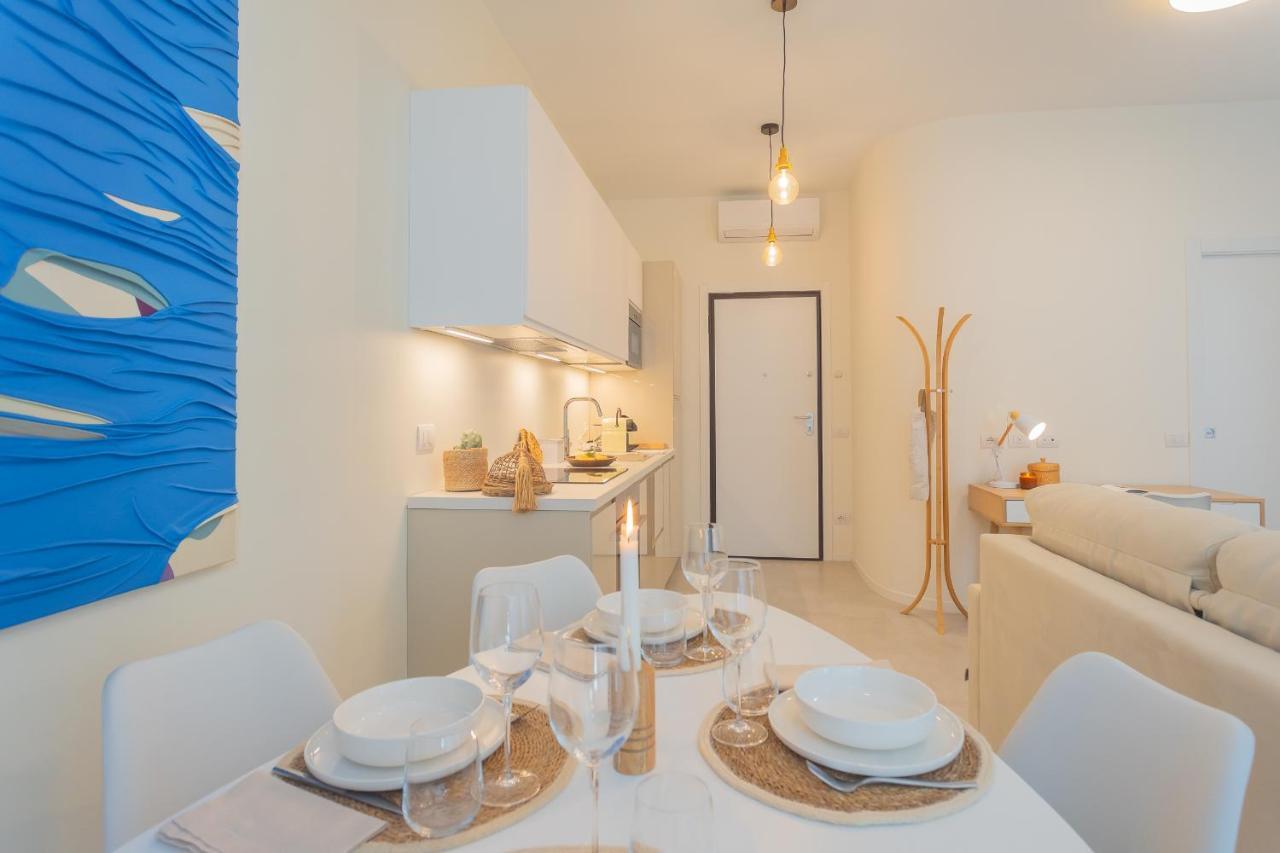 Enchanted Como Lake - City Apartment 2 By Rent All Комо Экстерьер фото