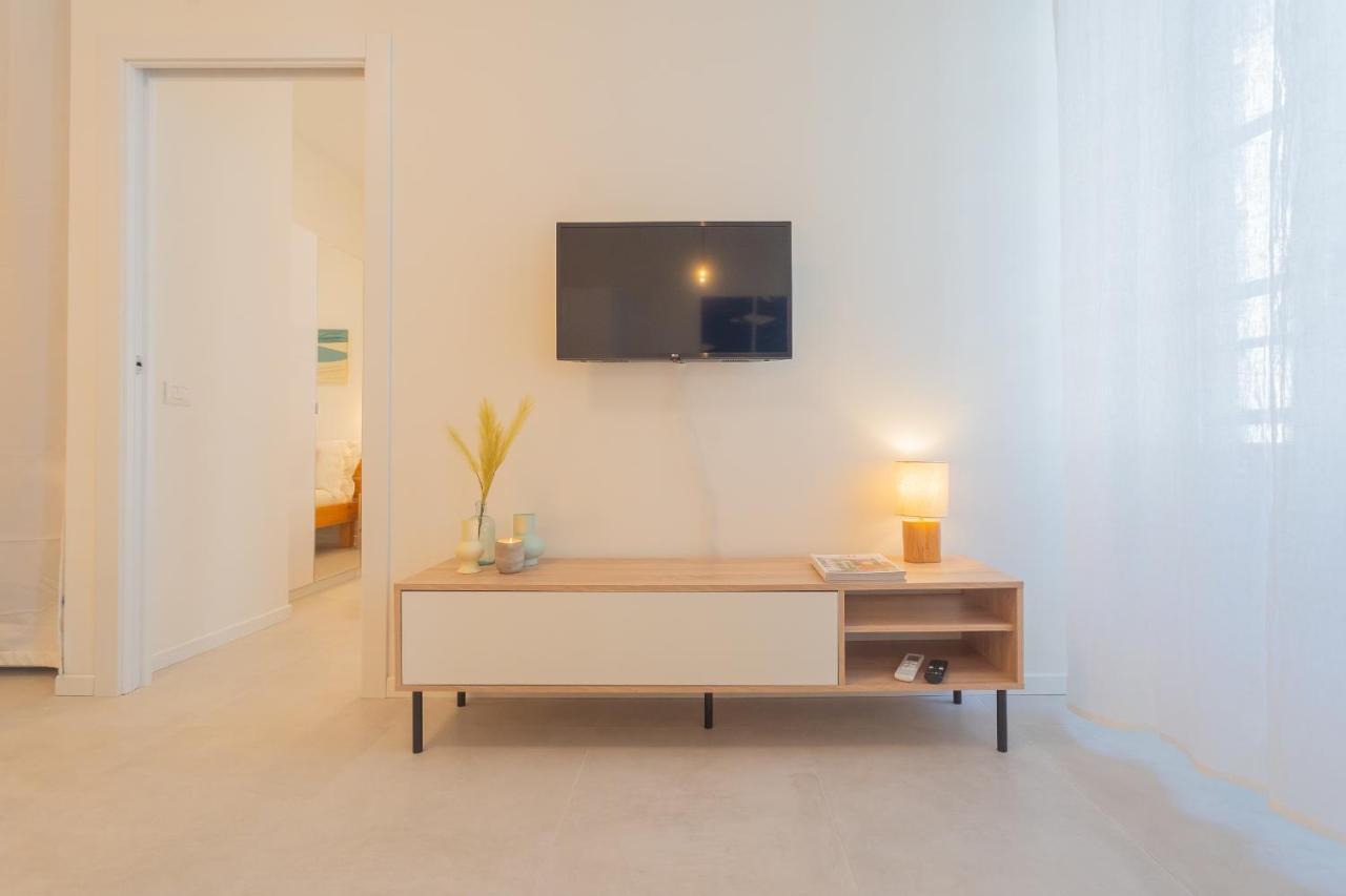 Enchanted Como Lake - City Apartment 2 By Rent All Комо Экстерьер фото