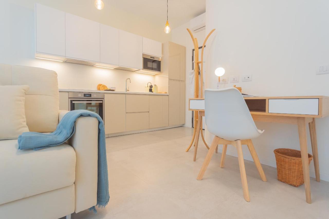 Enchanted Como Lake - City Apartment 2 By Rent All Комо Экстерьер фото