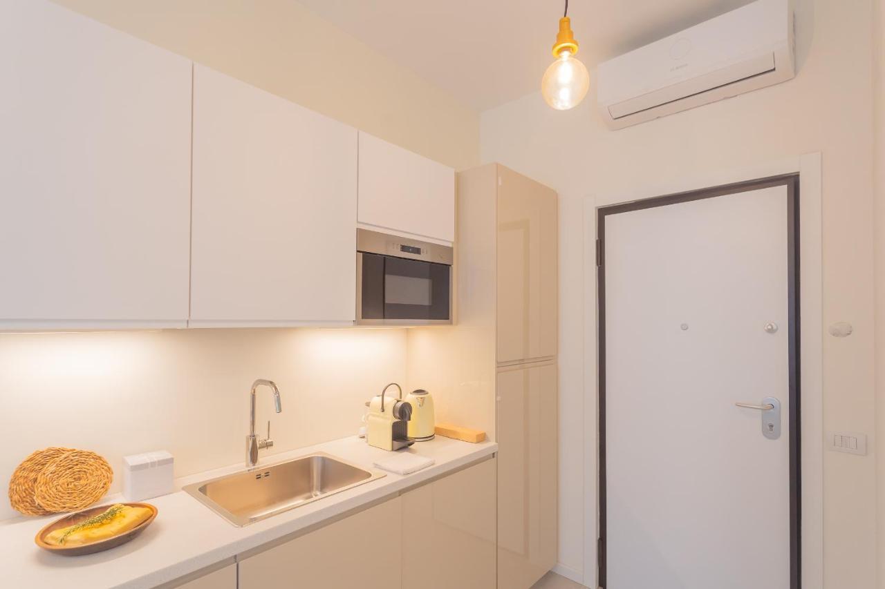 Enchanted Como Lake - City Apartment 2 By Rent All Комо Экстерьер фото